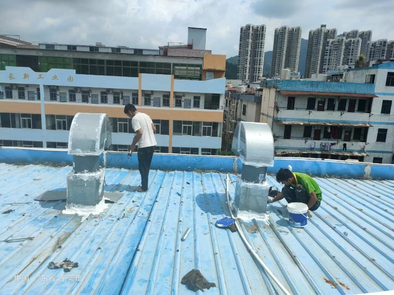 华龙钢结构屋面涂料维修方法